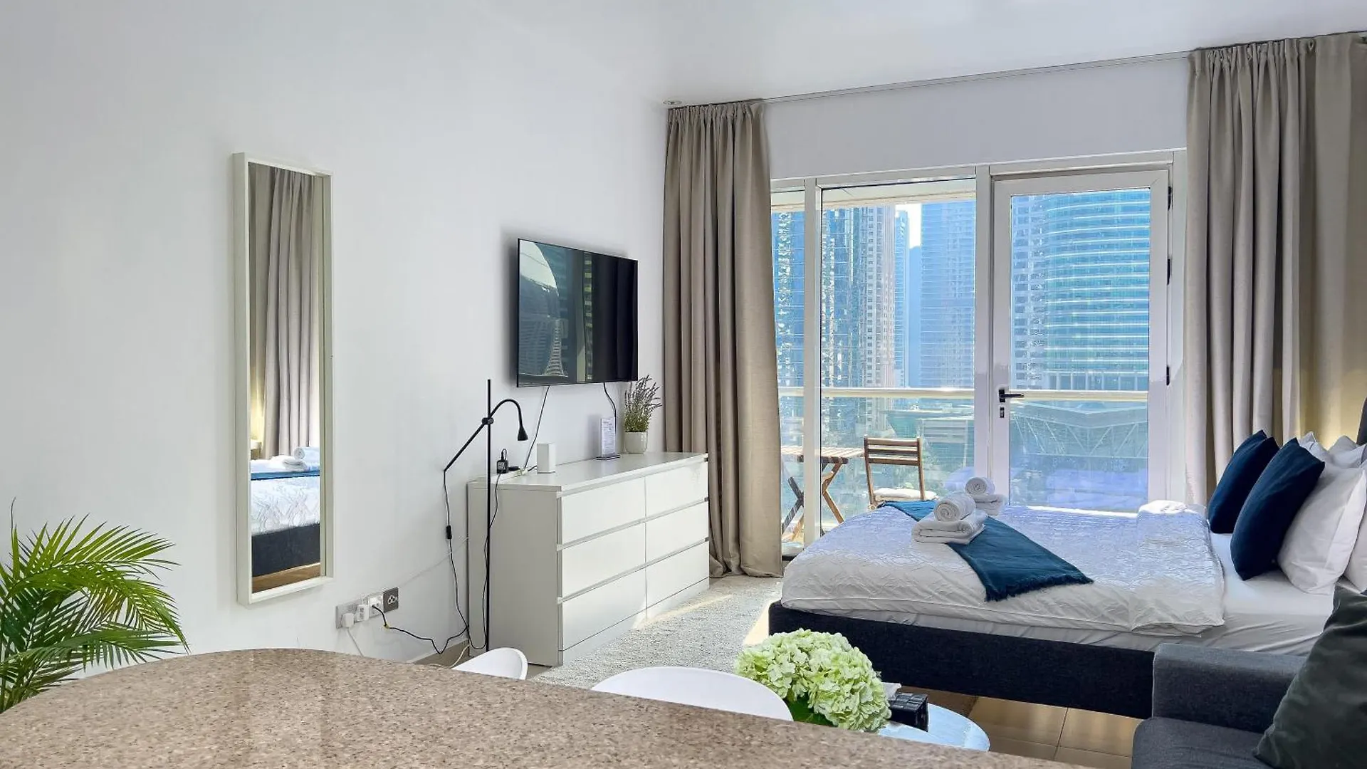 Lovely Studio At The Arch Tower Jlt Dubai United Arab Emirates