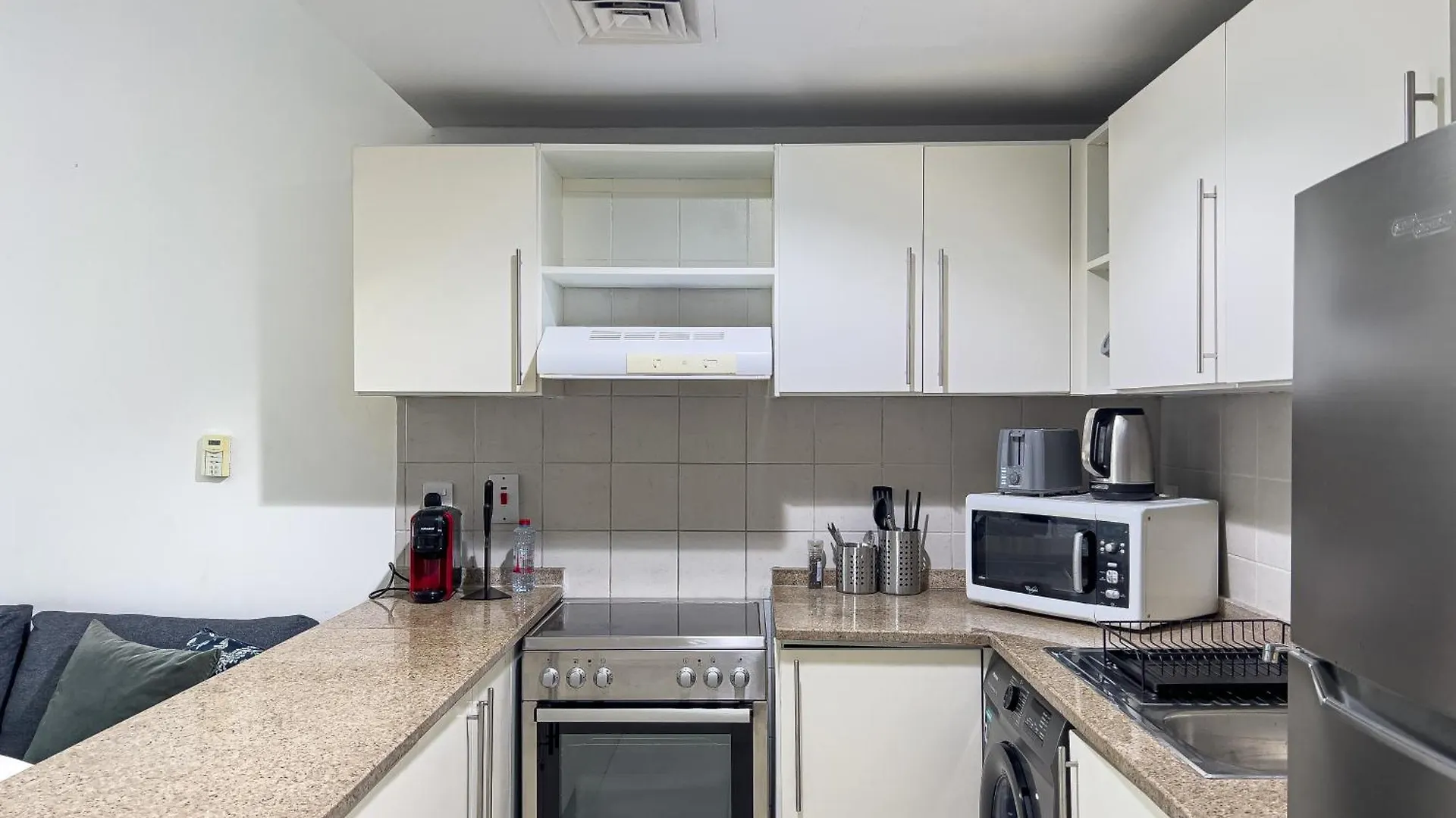 Lovely Studio At The Arch Tower Jlt Дубай Апартаменты